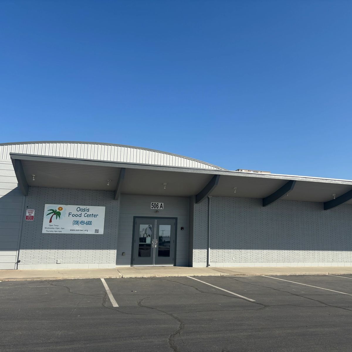 The entrance of Oasis Food Center in Caldwell